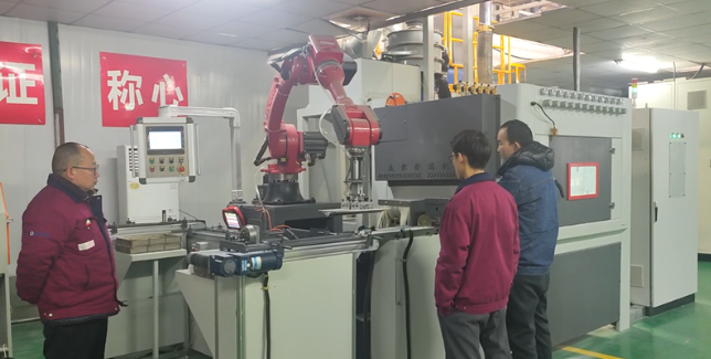 白城喷砂机在模具清理中的专业应用